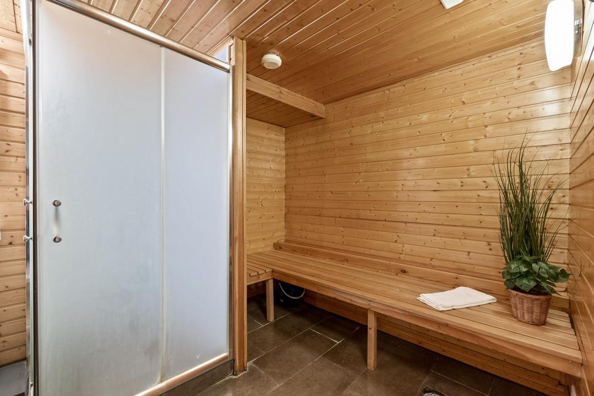 Massive Villa In Downtown Reykjavik With A Sauna Экстерьер фото